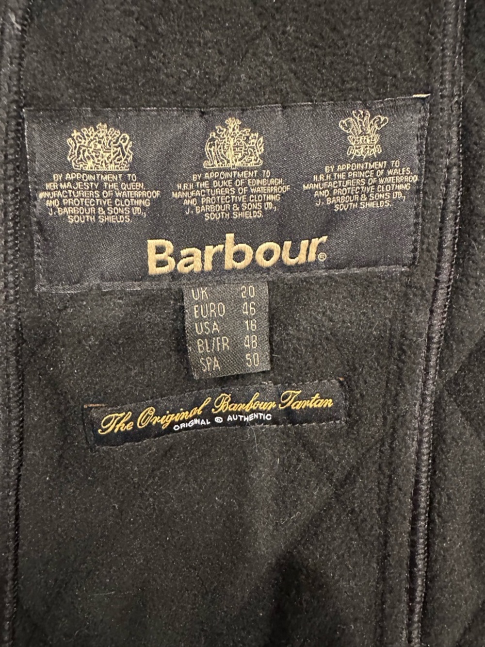 Barbour Quilted Puffer Jacket in Wine with Black Collar - Picture 5 of 5